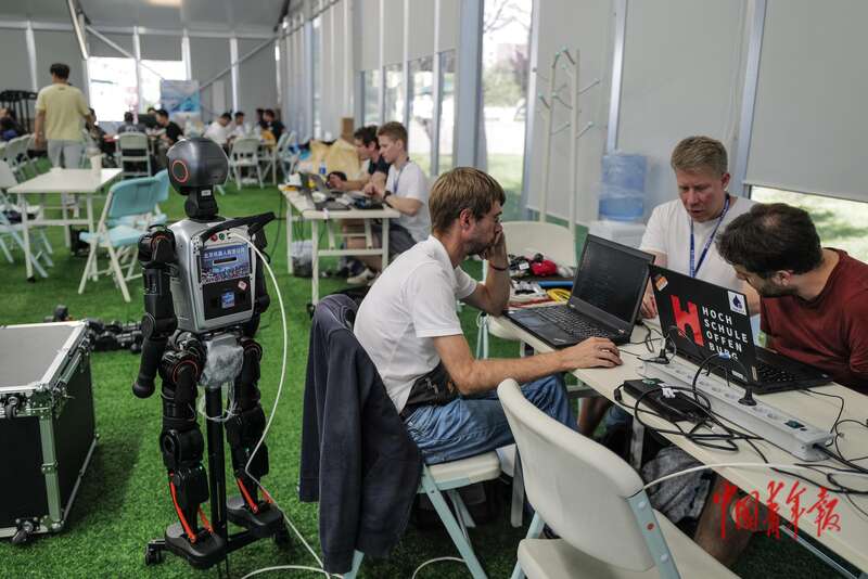 探班世界人形机器人运动会赛训基地(图3)