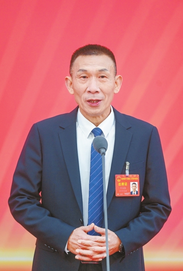 传递民声民情 共话履职担当！省十四届人大四次会议开启第一场“代表通道”(图1)