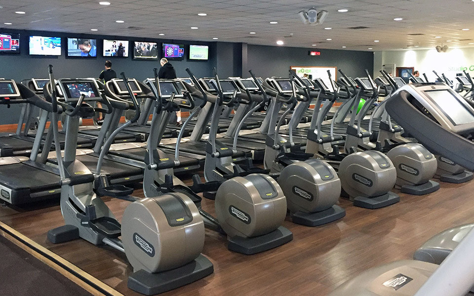 九游体育智能健身设备展示2