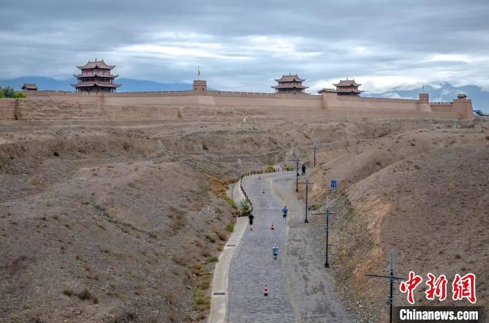 来“天下第一雄关”体验不到长城非好汉的“英雄梦”