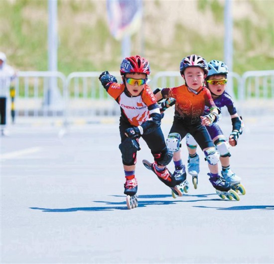 汗水诠释热爱 运动陪伴成长