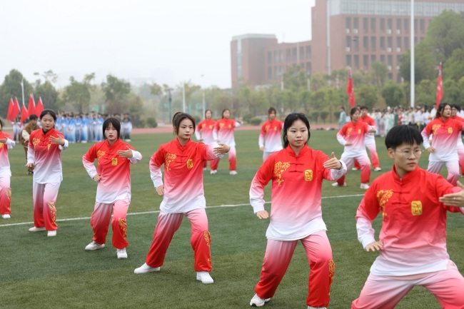 湖北商贸学院：崇尚体育之美构建五位一体的育人新生态(图2)