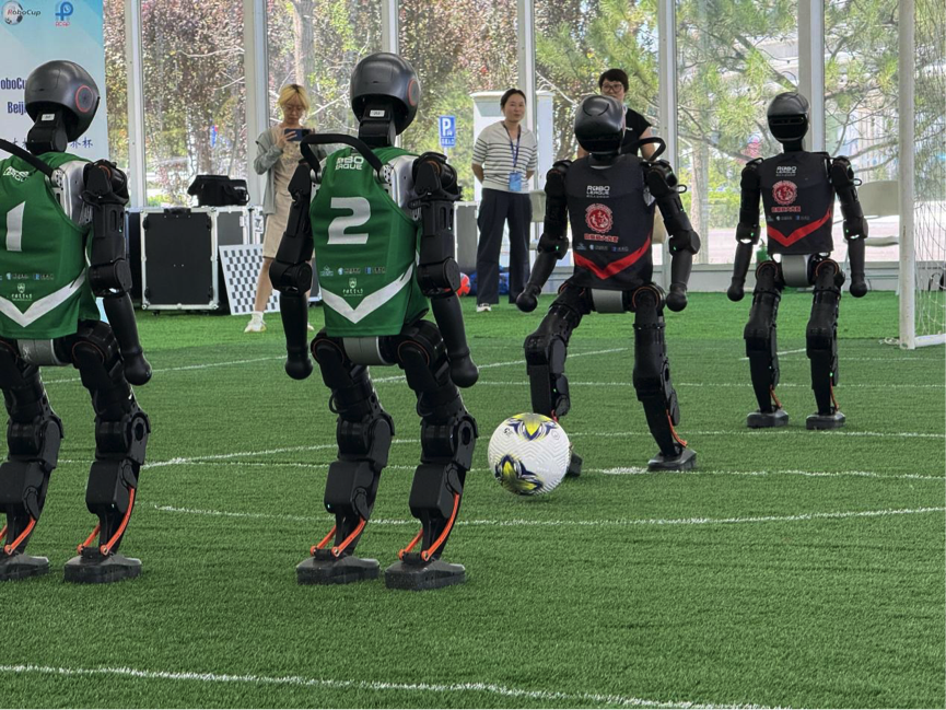 国家速滑馆人形机器人实训基地正式启用(图1)