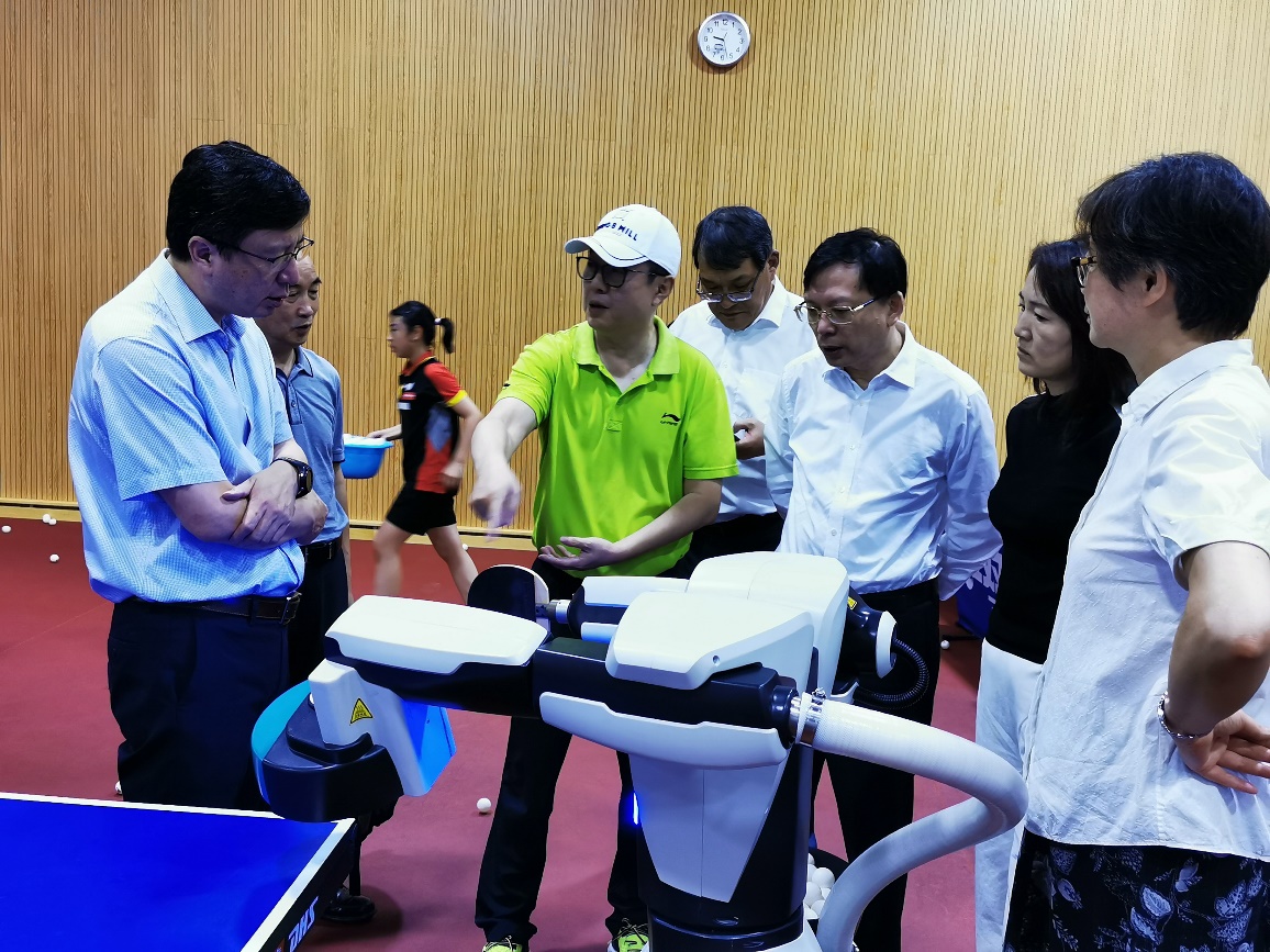 安防巡逻_展厅机器人_工业巡检_机器人代理-小远(图1)