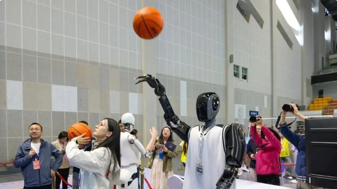 机器人运动会花样百出商用落地还有多远？(图9)