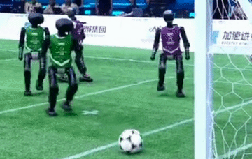 机器人“梅西”的养成：干活之前得先学踢足球(图2)