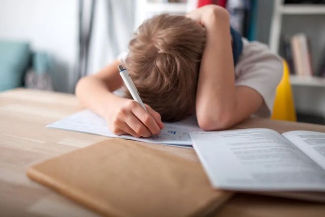 当我学会给儿子做“多巴胺戒断”他终于戒掉了手机瘾(图2)
