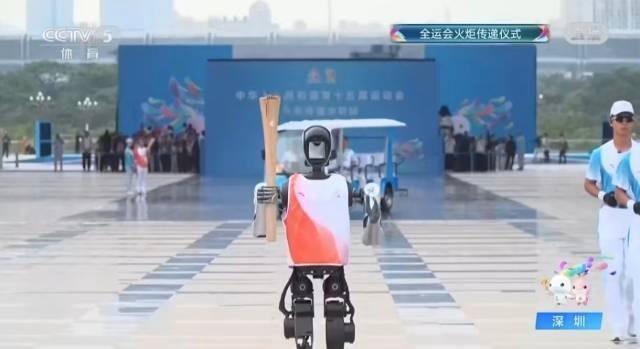 机器人当上火炬手无人车、飞行器、机器狗齐上阵(图1)