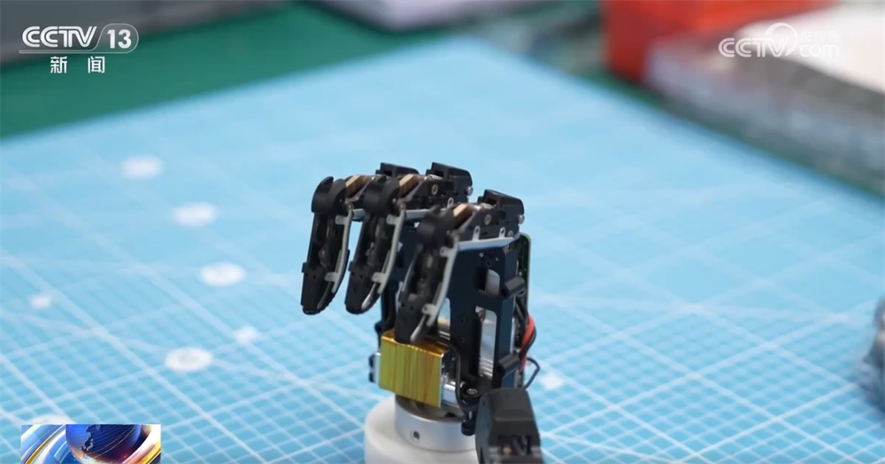 一双“灵巧手”实现突破折射机器人产业崛起 “中国智造”展现“新”活力(图4)