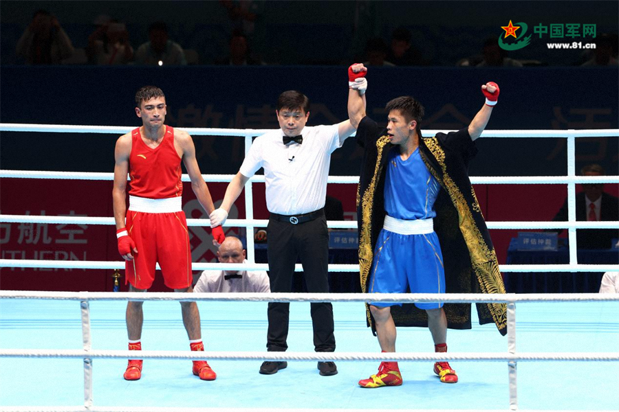 看现场丨全运会拳击比赛在深圳落幕 人形机器人亮相颁奖仪式(图1)