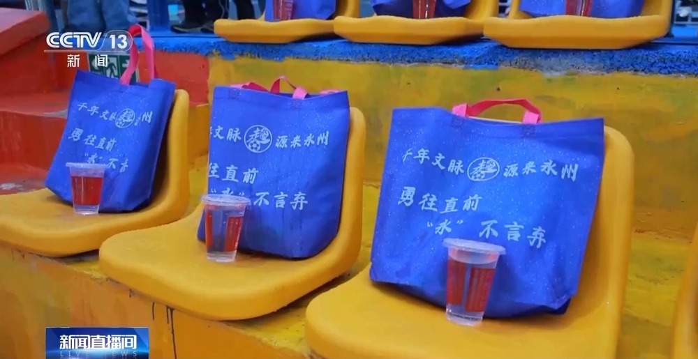 视频丨绿茵经济“踢”出大市场 小城赛事拉动12亿消费(图1)