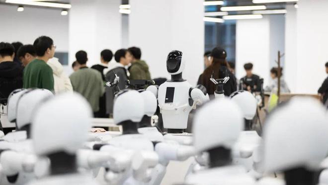 领跑具身智能赛道！长三角机器人6S旗舰店正式发布 全力打造产业创新发展高地(图4)