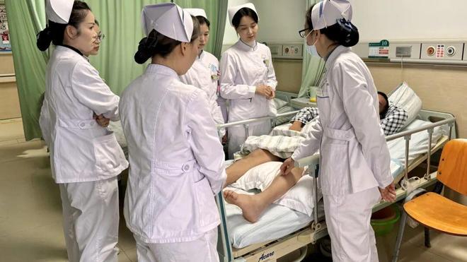 38岁的他重新学会“抬腿”(图1)