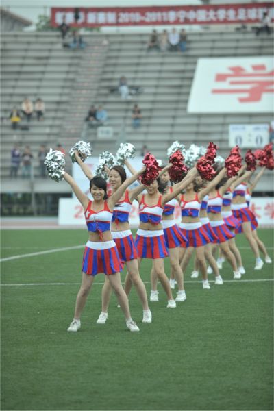 史上最美啦啦队！林志玲空降主场「站C位热舞」灿笑羞喊：为他豁出去(图1)