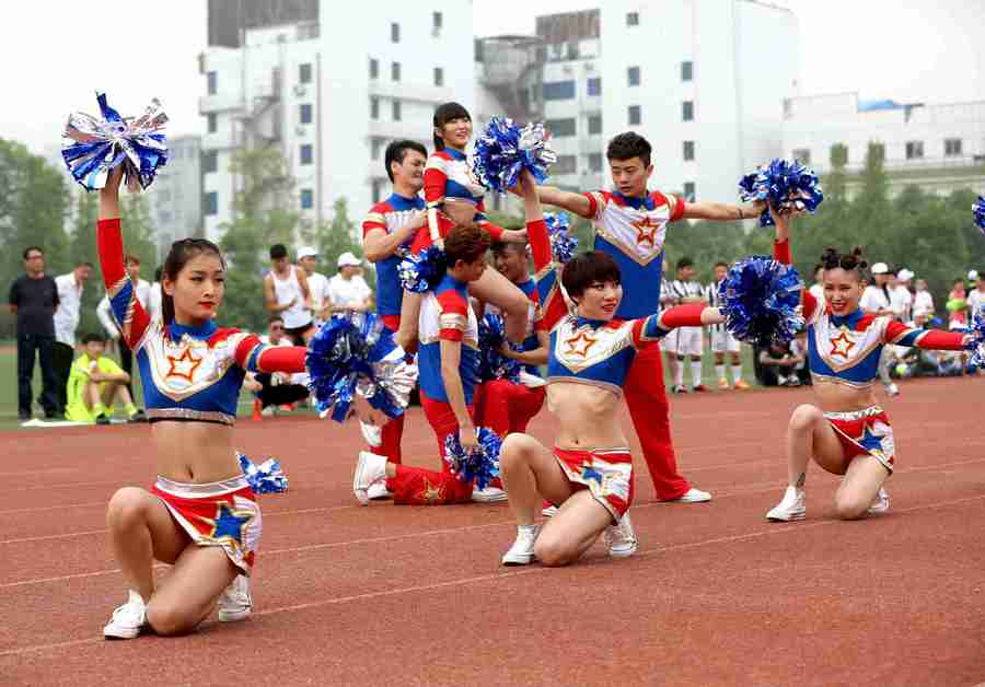 金洞林场中学首届班级足球赛圆满成功点燃青春激情！(图1)