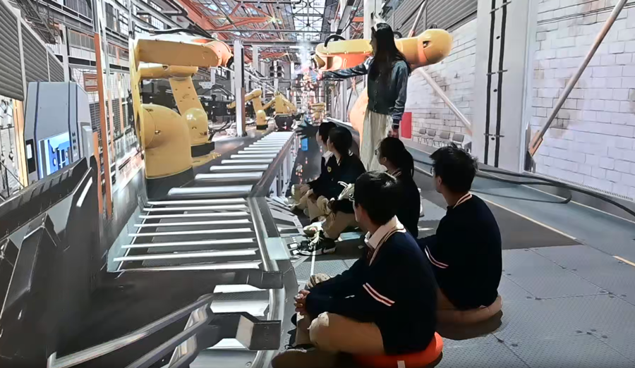 【上观新闻】当人工智能走进中小学课堂：上海校园发生了怎样的变化？(图1)