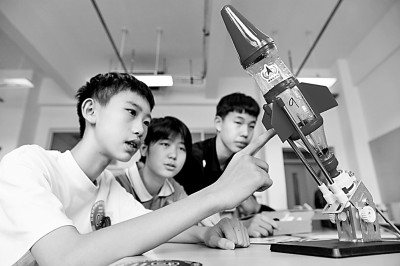 学段贯通为拔尖创新人才铺就个性“进阶路”(图1)