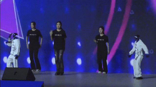 硅谷还在「卷PPT」中国机器人大军上岗！看呆歪果仁(图4)