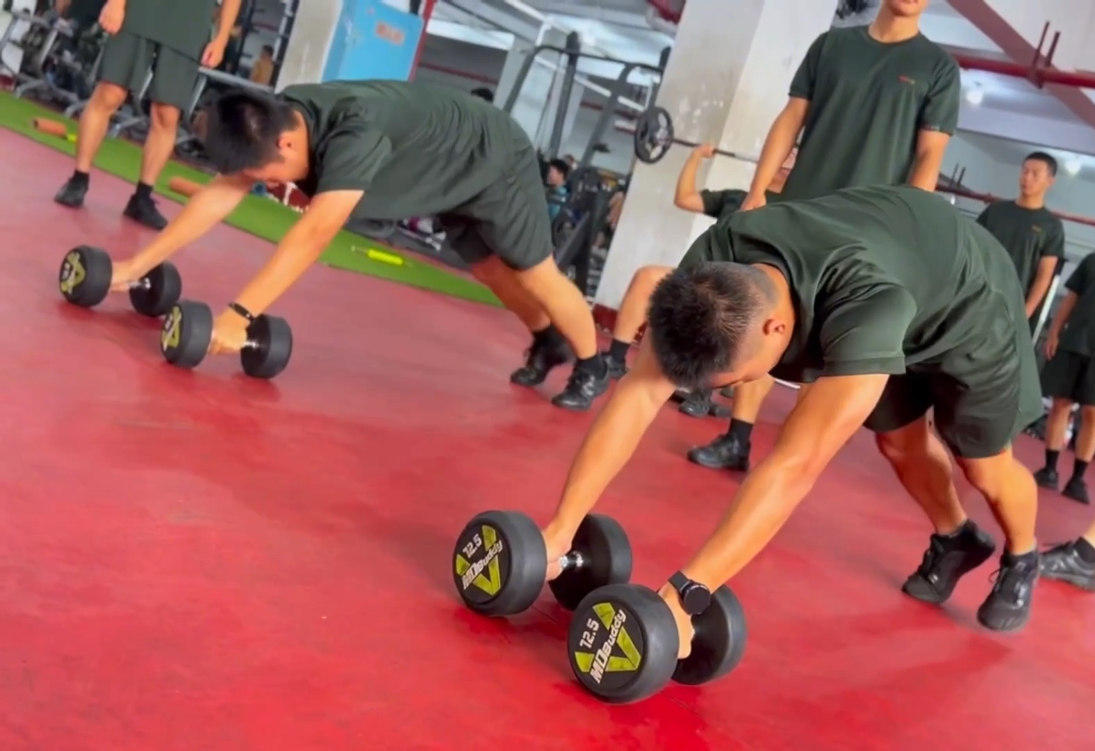 奥运冠军建议：构建“一县一品”体育特色学校体系(图1)