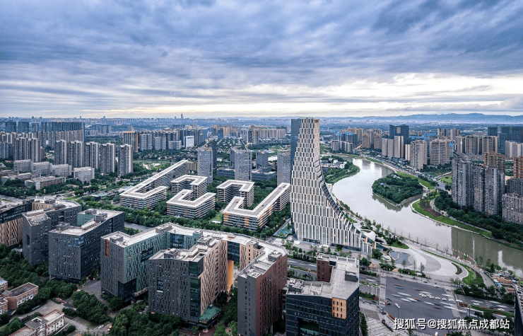 成都【高投启鸣宸序】新春置业不打烊售楼处首页热线已就位精选户型限时特惠邀您线上品鉴恭迎安家。(图2)