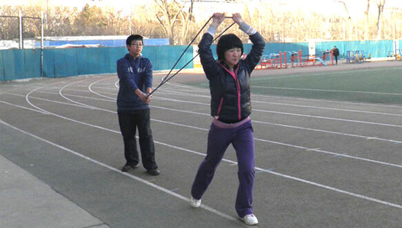 国防体育进校园 立德树人谱新篇(图1)