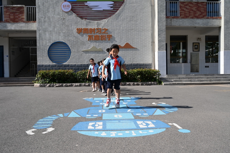 排球防守机器人排球训练不用愁了！