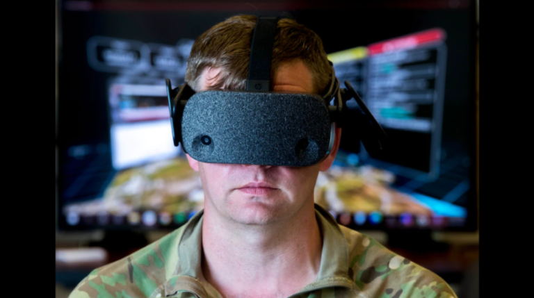 美国空军扩大VR培训规模并将VR用于虚拟指挥控制中心_陀螺