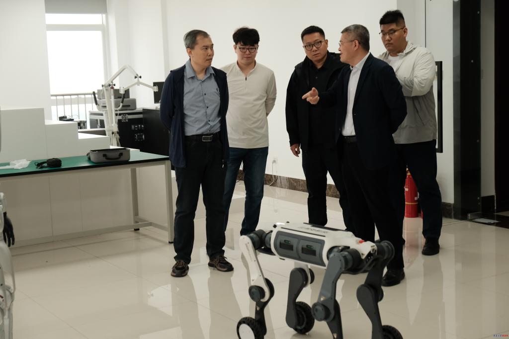烟台东方威思顿电气有限公司到访自动化学院开展合作交流(图2)