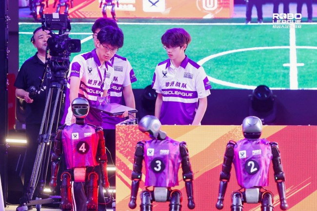 机器人踢球遥控器不见了解码2026RoBoLeague机器人足球联赛背后的产业力量(图6)
