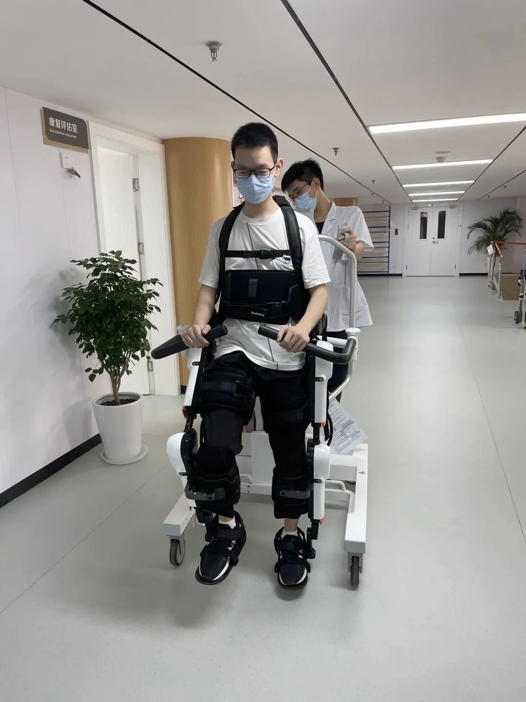 国产机器人加速出海傅利叶千万元级项目落地马来西亚