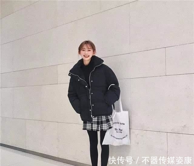 准大学生展示“炫舞激情”参加NBA啦啦队选拔